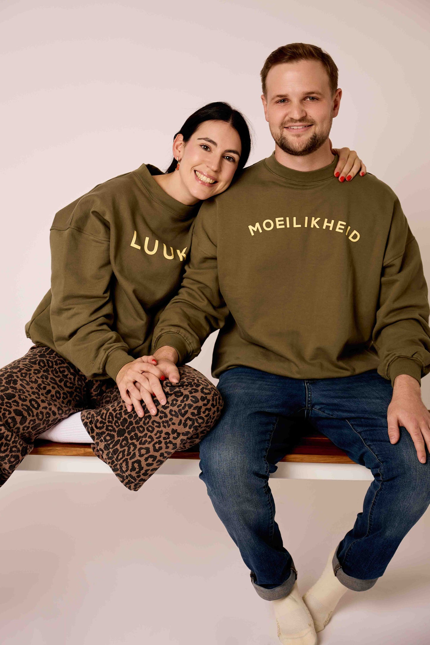LUUKS CREWNECK - OLIVE