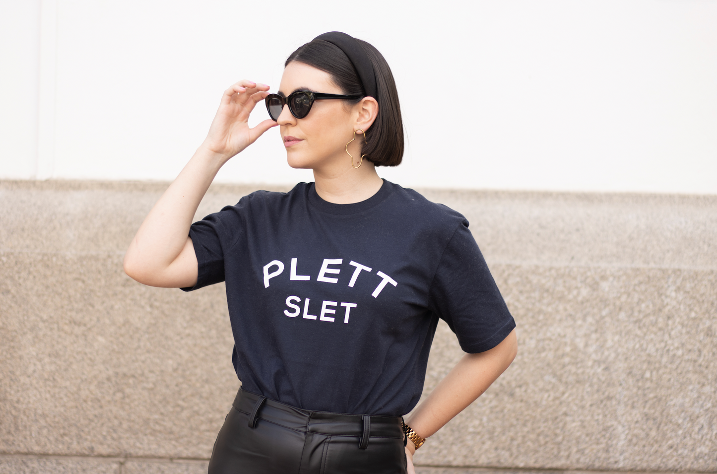 PLETT SLET NAVY TEE